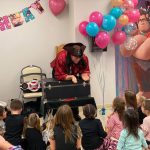 HOW TO KEEP Captain silly entertaining children