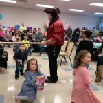 ENTERTAIN YOUR Captain silly entertaining children